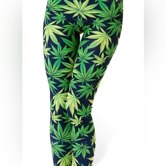 Blackmilk XS Woah Dude Mary Jane Marijuana 2.0 HWMF Leggings - Picture 4 of 6